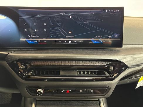 Certified 2025 BMW 330i Sedan w/ Convenience Package RWD image 11