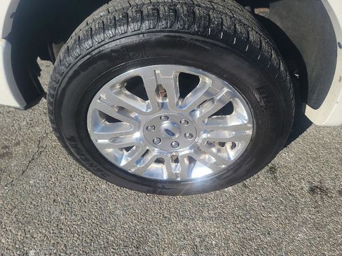 Used 2014 Ford F150 Platinum image 25