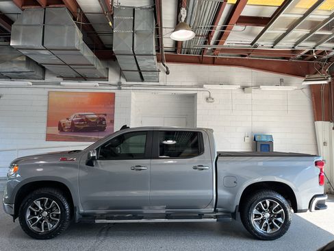 Used 2024 Chevrolet Silverado 1500 LT w/ Z71 Off-Road Package AWD/4WD image 5