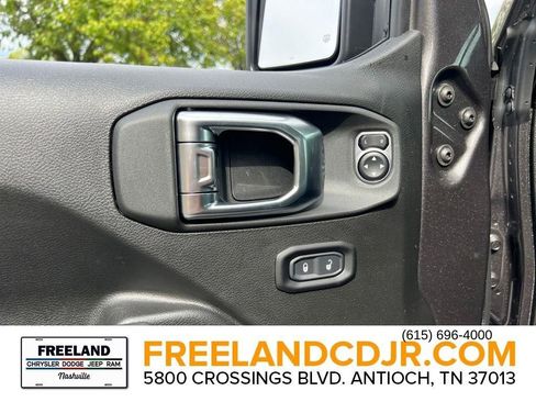 New 2025 Jeep Gladiator Sport image 18