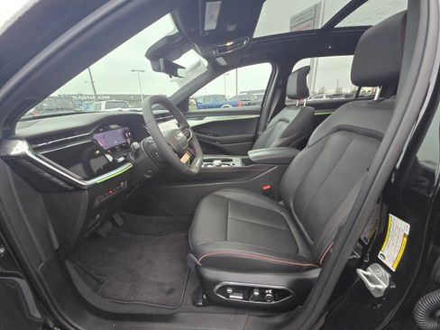 Used 2024 Jeep Wagoneer S image 23