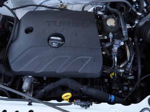Certified 2024 Buick Encore GX Sport Touring FWD image 31