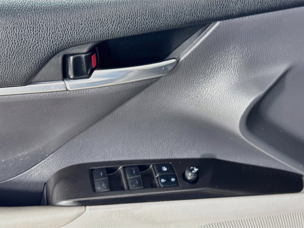 Used 2022 Toyota Camry SE w/ Audio Upgrade Package FWD image 22