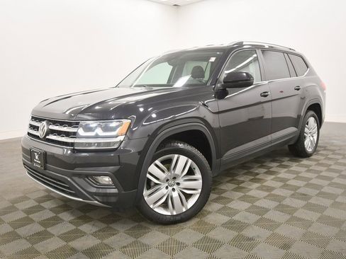 Used 2019 Volkswagen Atlas SE w/ Towing Package image 2