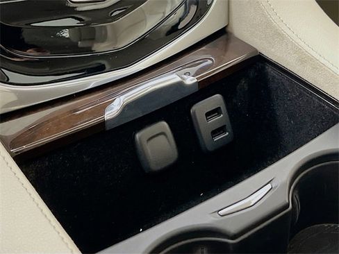 Used 2016 Cadillac Escalade Premium image 21