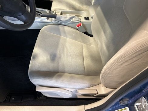 Used 2010 Subaru Impreza 2.5i Premium image 11