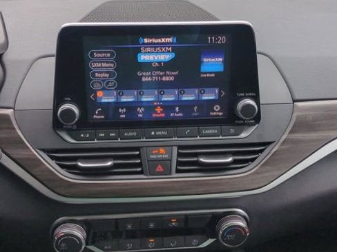 Used 2025 Nissan Altima 2.5 SV image 13