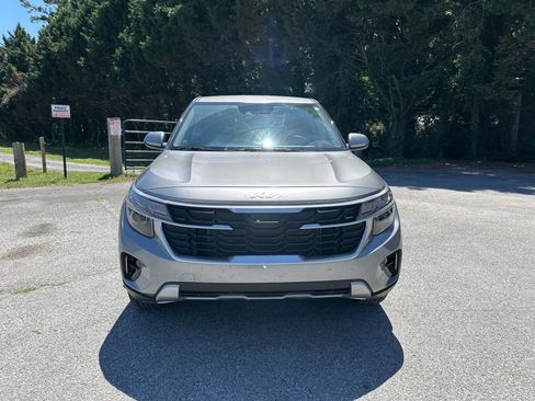 Used 2025 Kia Seltos LX AWD/4WD image 2