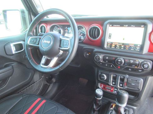 Used 2022 Jeep Wrangler Rubicon AWD/4WD image 12
