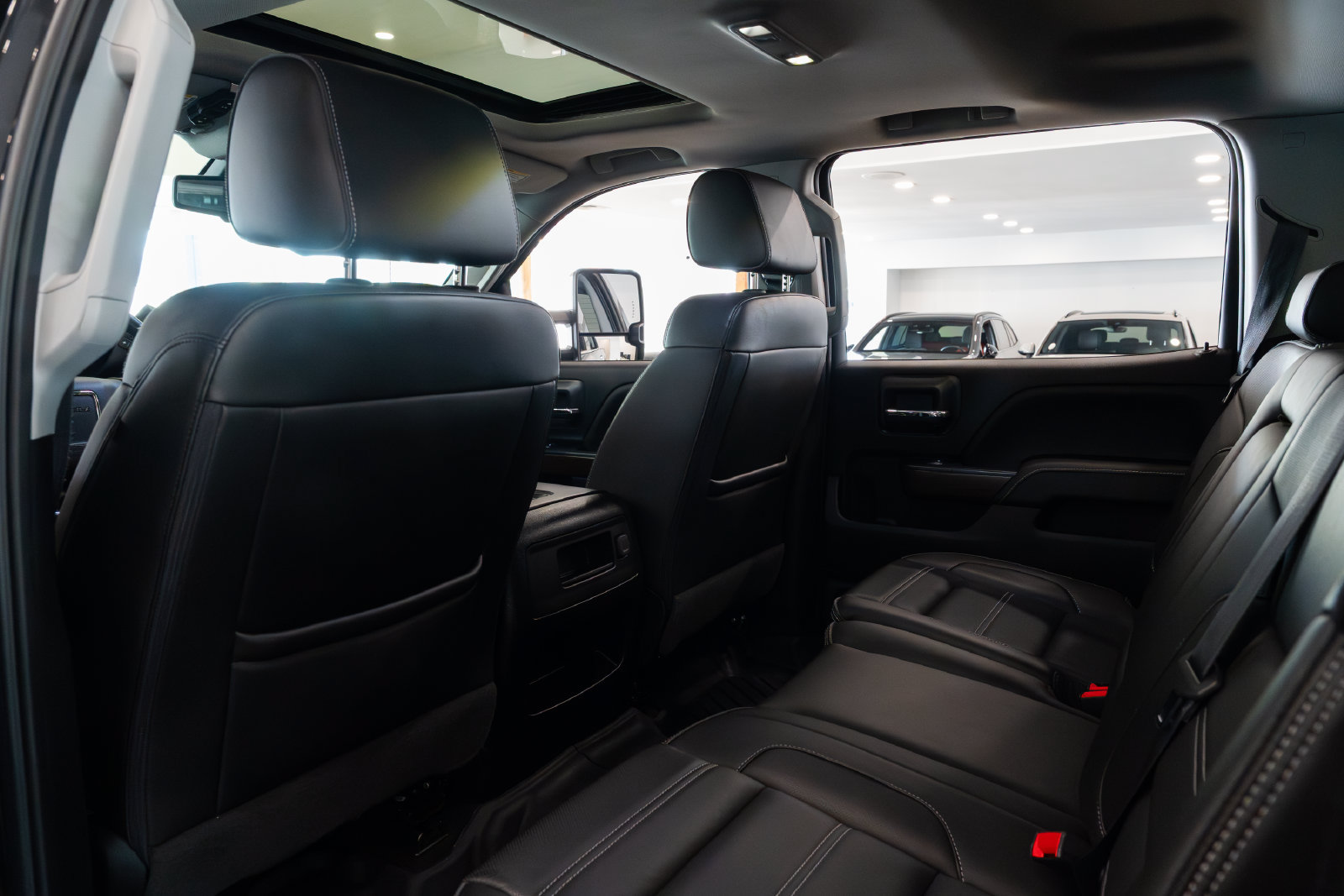 Used 2018 GMC Sierra 3500 Denali w/ Duramax Plus Package AWD/4WD image 21