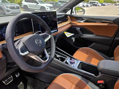 New 2026 Volkswagen Tiguan SEL R-Line AWD/4WD image 25