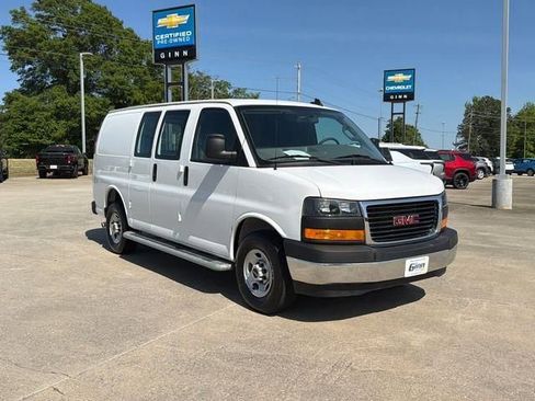 Used 2024 GMC Savana 2500 w/ Driver Convenience Package RWD image 3