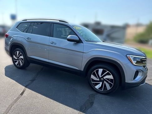 Used 2025 Volkswagen Atlas SE AWD/4WD image 7