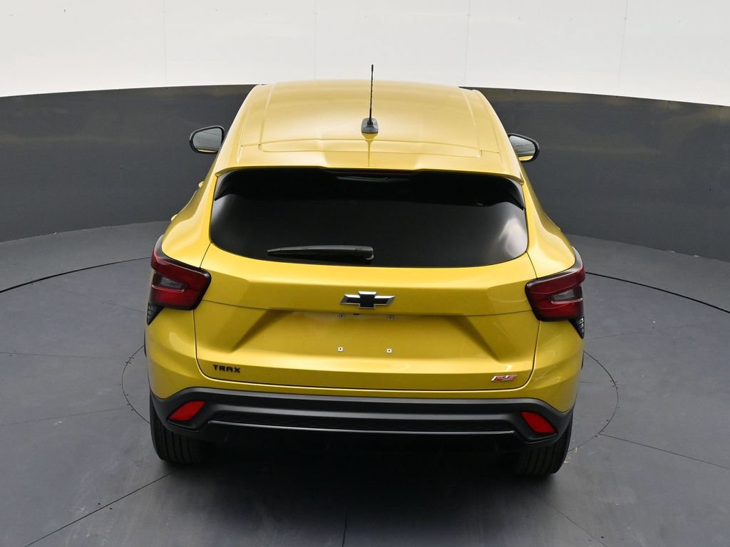 Used 2025 Chevrolet Trax RS FWD image 15