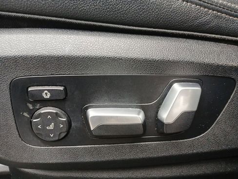 Used 2021 BMW X5 xDrive40i w/ M Sport Package image 22