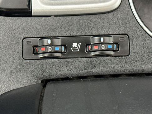 Used 2017 Toyota Highlander Limited FWD image 8