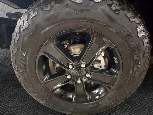 Used 2022 Jeep Wrangler Unlimited Sahara image 11