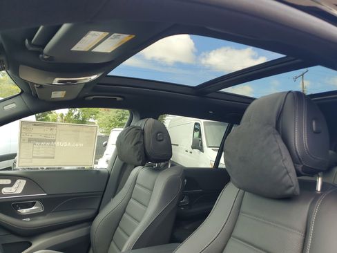 New 2026 Mercedes-Benz GLS 580 4MATIC image 26