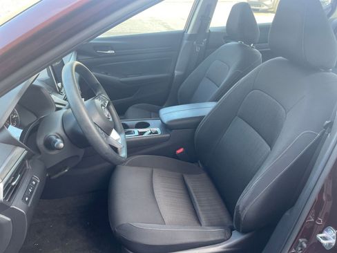 Used 2025 Nissan Altima 2.5 SV image 36