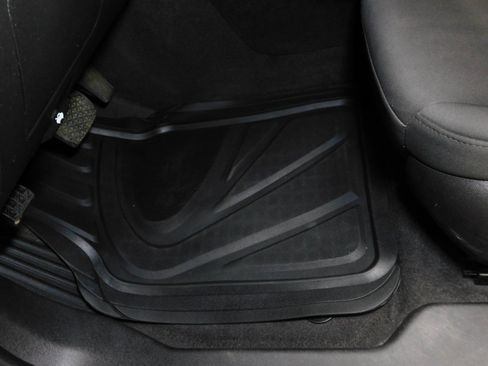 Used 2018 Chevrolet Malibu LT image 33