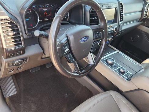 Used 2021 Ford Expedition Limited image 2