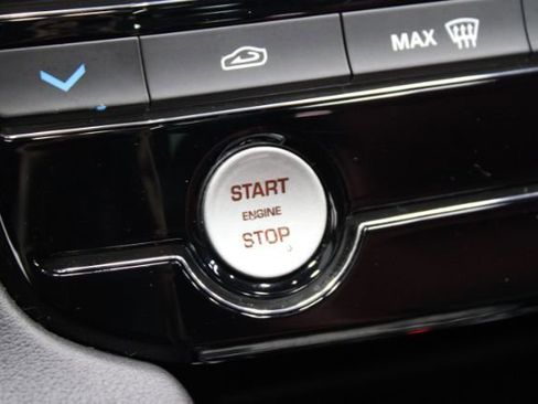 Used 2017 Jaguar F-PACE S image 17