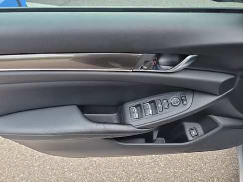 Used 2018 Honda Accord Sport image 17