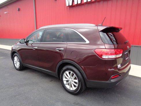 Used 2018 Kia Sorento FWD V6 image 7