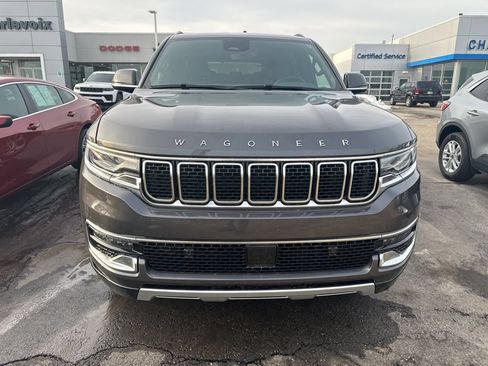 Used 2022 Jeep Wagoneer Series II AWD/4WD image 3