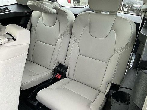 New 2026 Volvo XC90 T8 Ultra w/ Protection Package Premier AWD/4WD image 13