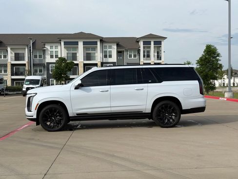 Certified 2026 Cadillac Escalade ESV Sport w/ LPO, ONYX Package AWD/4WD image 4
