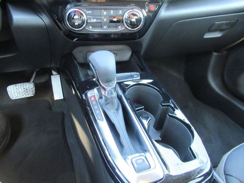 Used 2025 Chevrolet Trax ACTIV w/ Sunroof Package FWD image 26