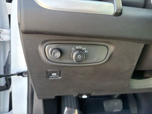 Used 2023 GMC Terrain SLE w/ Driver Convenience Package image 22