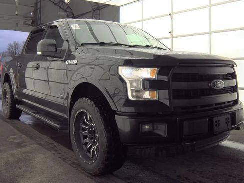 Used 2016 Ford F150 Lariat w/ Equipment Group 501A Mid image 3