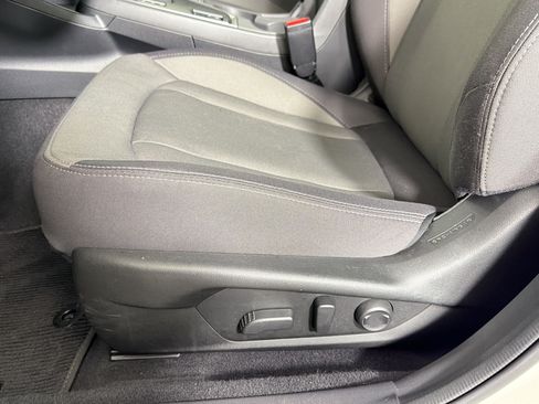 Used 2025 Subaru Crosstrek 2.0i Premium AWD/4WD image 11