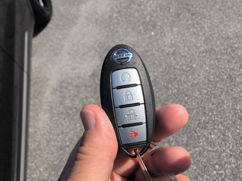 Used 2021 Nissan Kicks SR w/ SR Premium Package FWD image 9