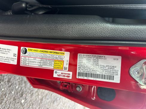 Used 2025 Honda Civic Sport image 30