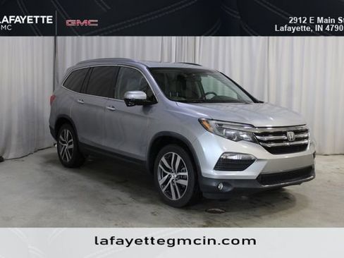 Used 2017 Honda Pilot Touring image 1