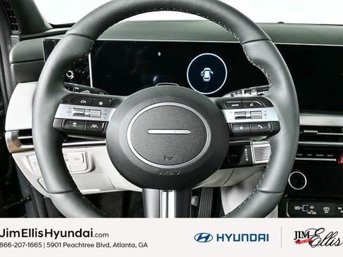 Certified 2025 Hyundai Tucson Limited image 13