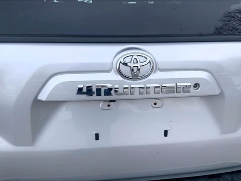 Used 2015 Toyota 4Runner SR5 image 32