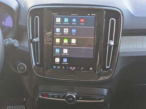 Certified 2024 Volvo XC40 B5 Core image 22