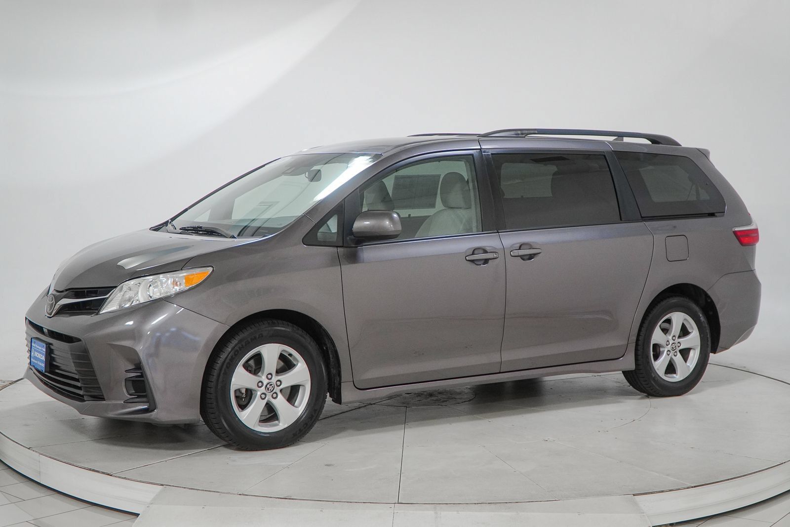 Used 2020 Toyota Sienna LE FWD image 5