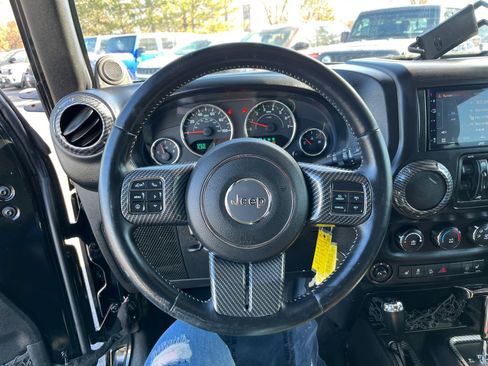 Used 2013 Jeep Wrangler Freedom Edition image 9