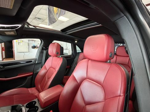 Used 2024 Porsche Macan Turbo AWD/4WD image 49