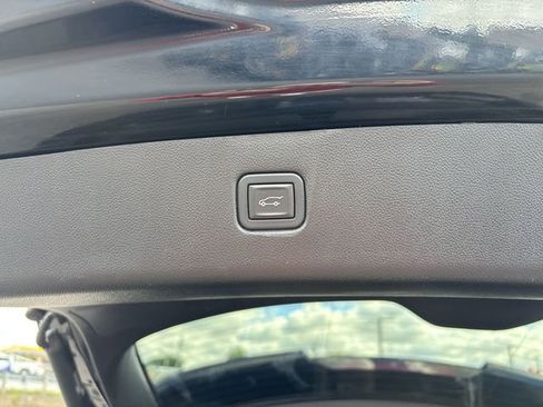 Certified 2023 Chevrolet Blazer Premier w/ Enhanced Convenience Package AWD/4WD image 16