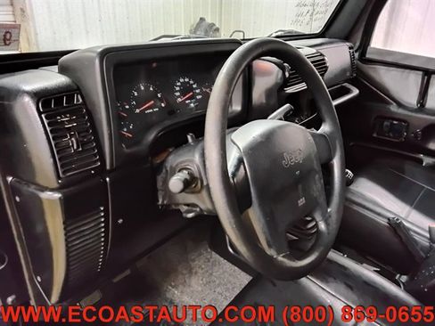 Used 2004 Jeep Wrangler SE image 11