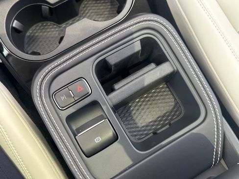 Used 2025 Ford Mustang Mach-E Premium AWD/4WD image 28