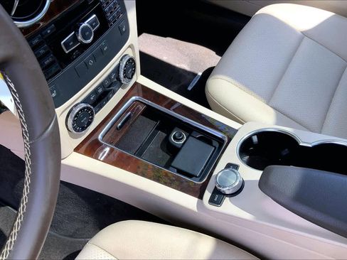 Used 2013 Mercedes-Benz GLK 350 4MATIC image 17