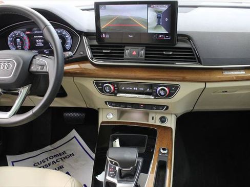 Certified 2022 Audi Q5 2.0T Premium Plus w/ Premium Plus Package AWD/4WD image 23