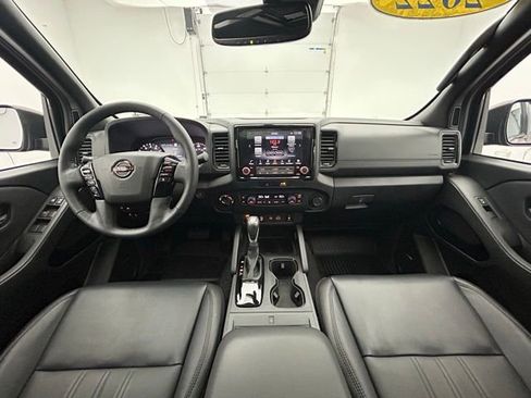 Used 2022 Nissan Frontier PRO-4X w/ Pro-4X Premium Package image 2